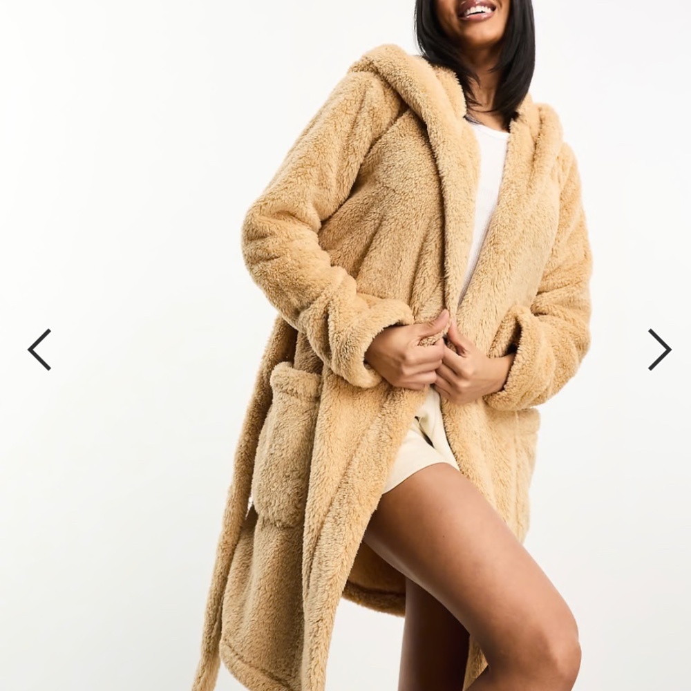 NWT - UGG - Robe - Tan - Size S